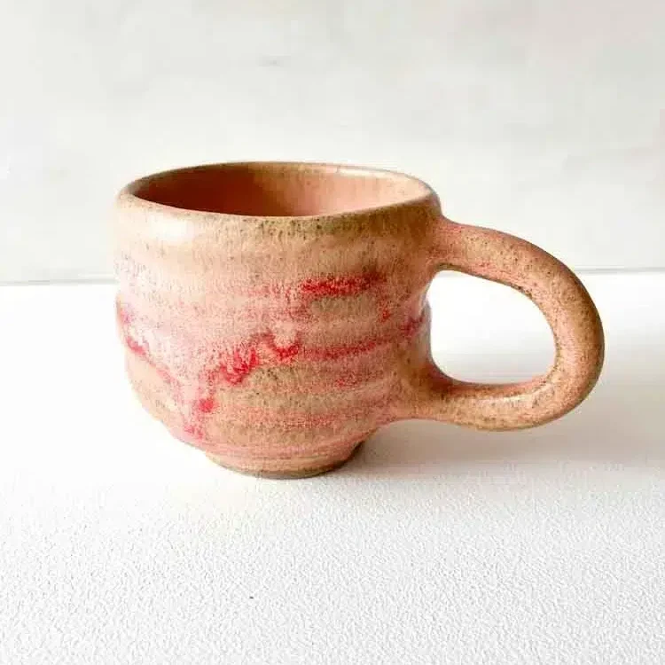 keramik kop, keramik kopper, keramik krus, kop med hank, kop uden hank, espresso kop, cortadokop, kop, kopper, remix by sofie, Hygge kop brede riller lysegul, kop i lysegul, keramik kop, ceramic cups, yellow kop, remix by sofie, mia lindbirk