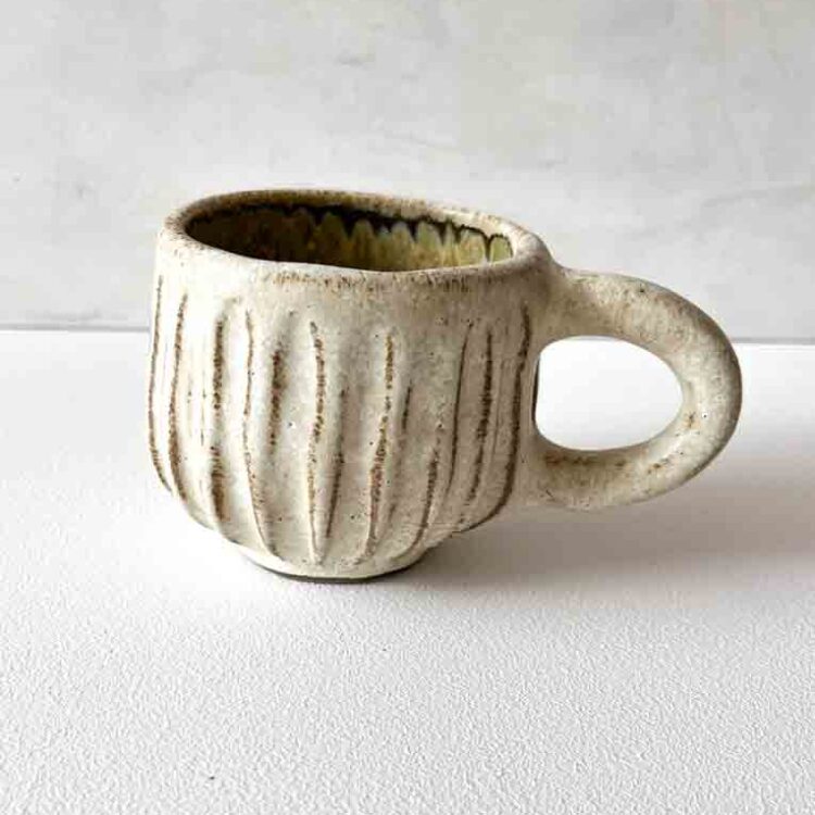 hygge kop, mug, ceramic cup, handmade ceramic, kop, kaffe kop kop til chokolade, hygge kop kop, håndlavet keramik, håndlavet keramik kopper, kop, mia lindbirk, remix by sofie