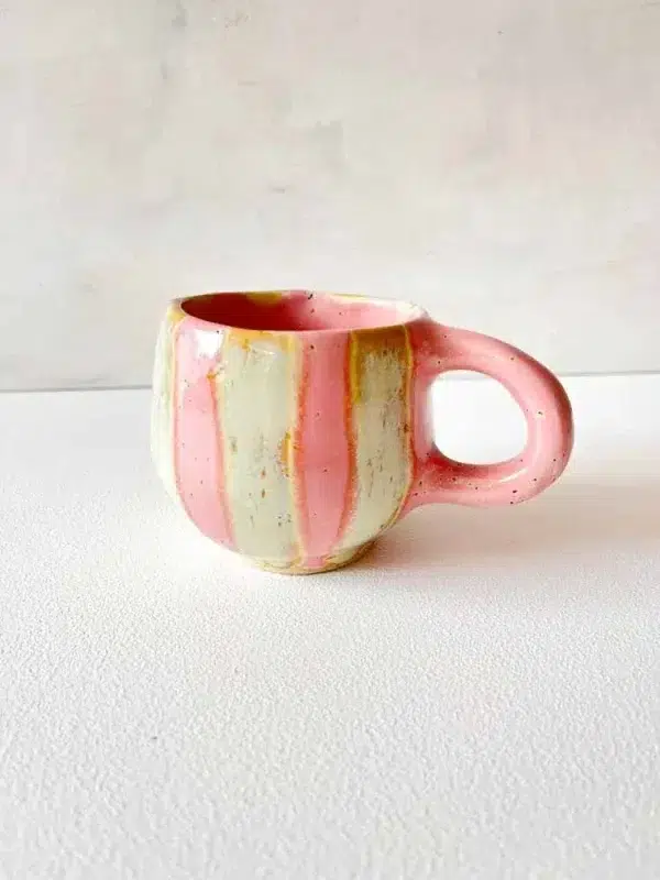 keramik kop, keramik kopper, keramik krus, kop med hank, kop uden hank, espresso kop, cortadokop, kop, kopper, remix by sofie, Hygge kop brede riller lysegul, kop i lysegul, keramik kop, ceramic cups, yellow kop, remix by sofie, mia lindbirk