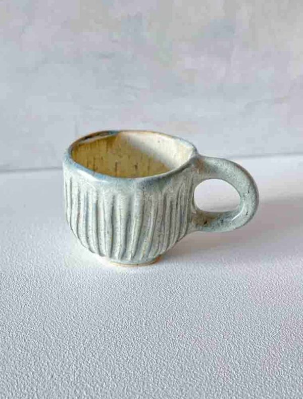 hygge kop, mug, ceramic cup, handmade ceramic, kop, kaffe kop kop til chokolade, hygge kop kop, håndlavet keramik, håndlavet keramik kopper, kop, mia lindbirk, remix by sofie