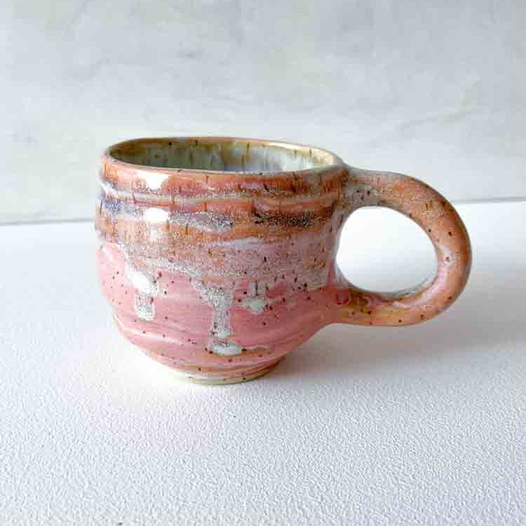 hygge kop, mug, ceramic cup, handmade ceramic, kop, kaffe kop kop til chokolade, hygge kop kop, håndlavet keramik, håndlavet keramik kopper, kop, mia lindbirk, remix by sofie