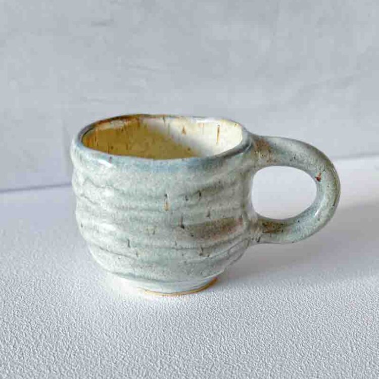 hygge kop, mug, ceramic cup, handmade ceramic, kop, kaffe kop kop til chokolade, hygge kop kop, håndlavet keramik, håndlavet keramik kopper, kop, mia lindbirk, remix by sofie