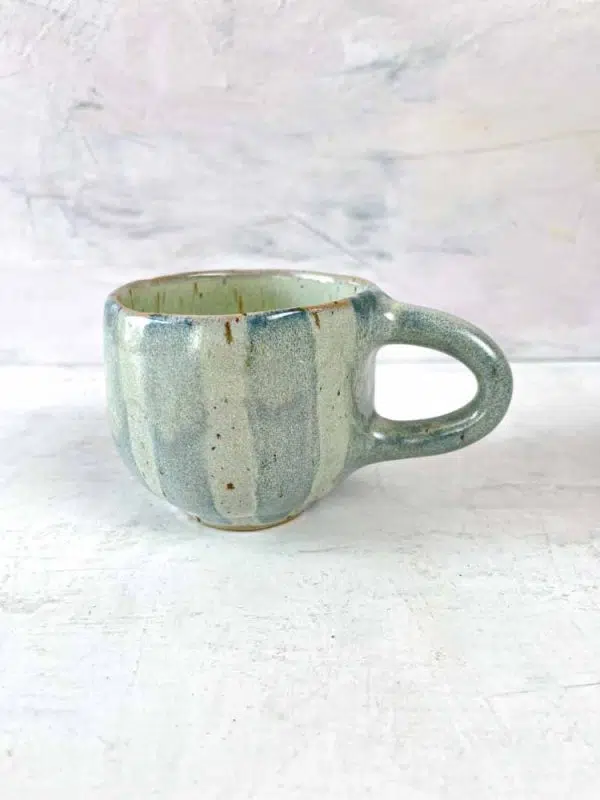 mia lindbirk, håndlavede kopper, keramik kop, kop, kop med hank, ceramiccups, handmade, made in denmark, design in denmark,