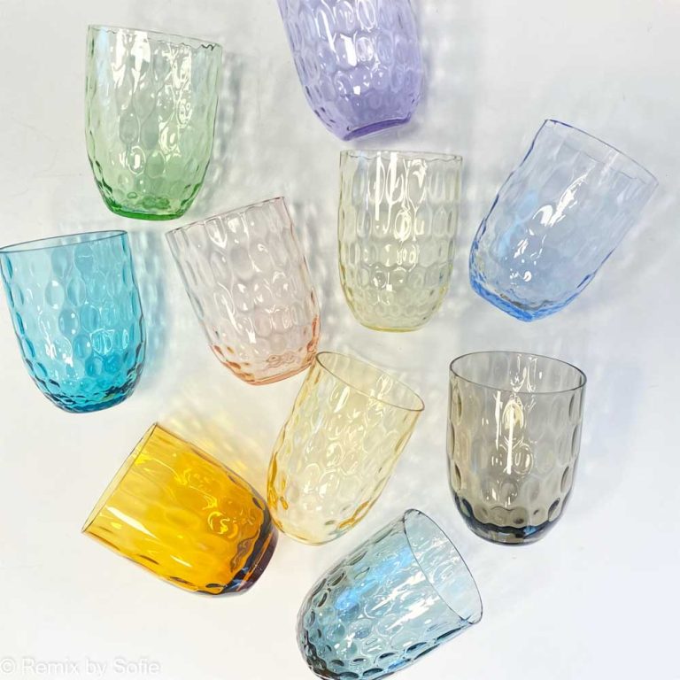 anna von lipa, remix by Sofie, anna von lipa glas, mundblæste glas, handblown glass, glas, drikkeglas, vandglas, farvede glas, mix og matck glas, mix & matck glas, tumbler, wawe glas, swirk glas, harlekin glas, spiral glas, bambus glas, oliveglas, borddækning