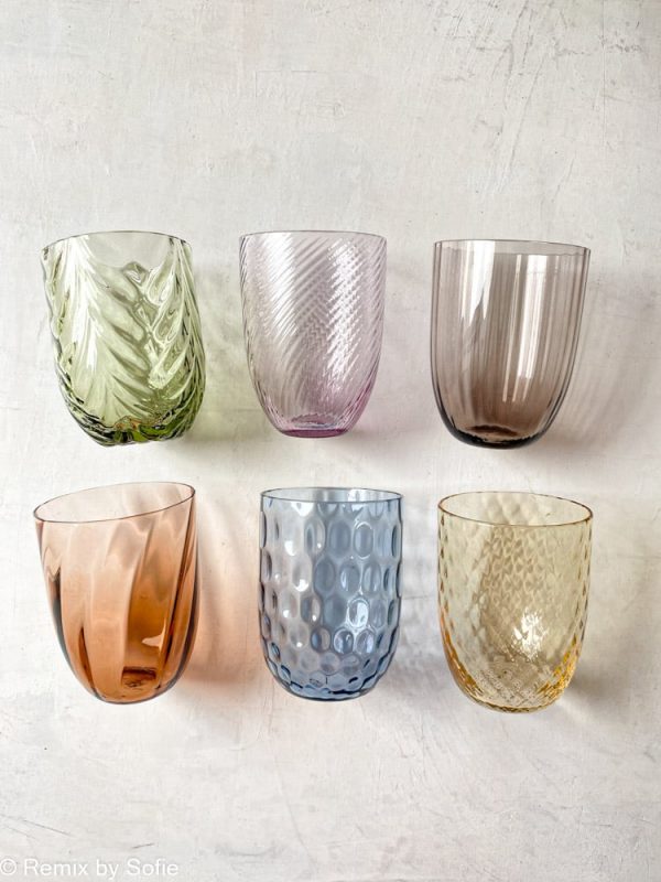 mix & match glas, mix & match tumbler, anna von lipa glas, wawe glas,swirl glas, anna von lipa mix & match glas og tumblere, swirl glas, wawe glas, bambus glas, straight glas og tumbler, olive glas, ice glas, harlekin glas, tumbler, vand glas, drikkeglas, drinking glass, anna von lipa glas, remix by sofie anna von lipa forhandler, bordækning, farvede glas, farvet glas, drinking glasses, czech glass, bohemian glass