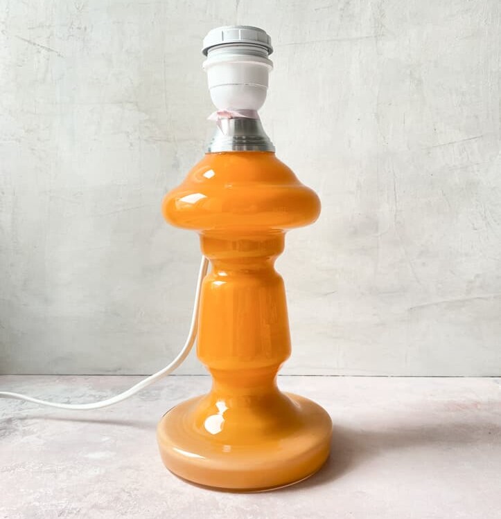 orange bordlampe