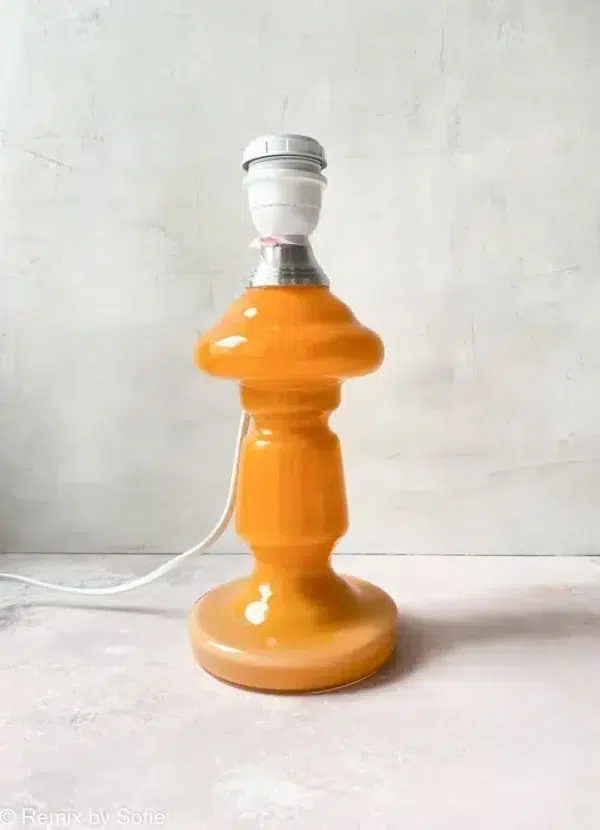 orange bordlampe