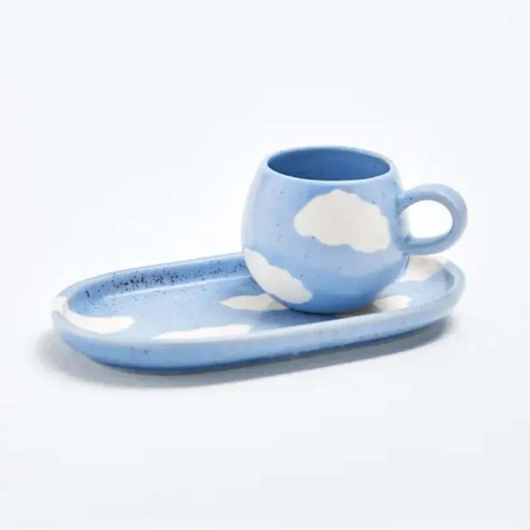 sky kop, kop med skyer, cloud cup, coffee mug, keramik kop, kaffekop, egg back home party collection, remix by sofie confetti serien,