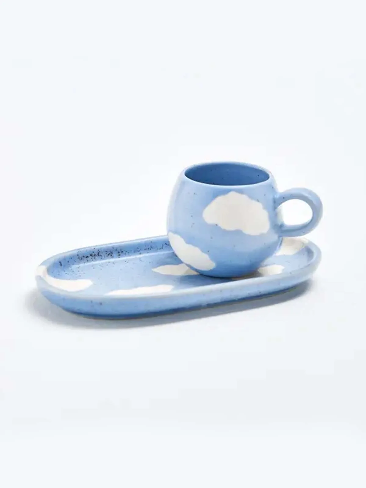 sky kop, kop med skyer, cloud cup, coffee mug, keramik kop, kaffekop, egg back home party collection, remix by sofie confetti serien,