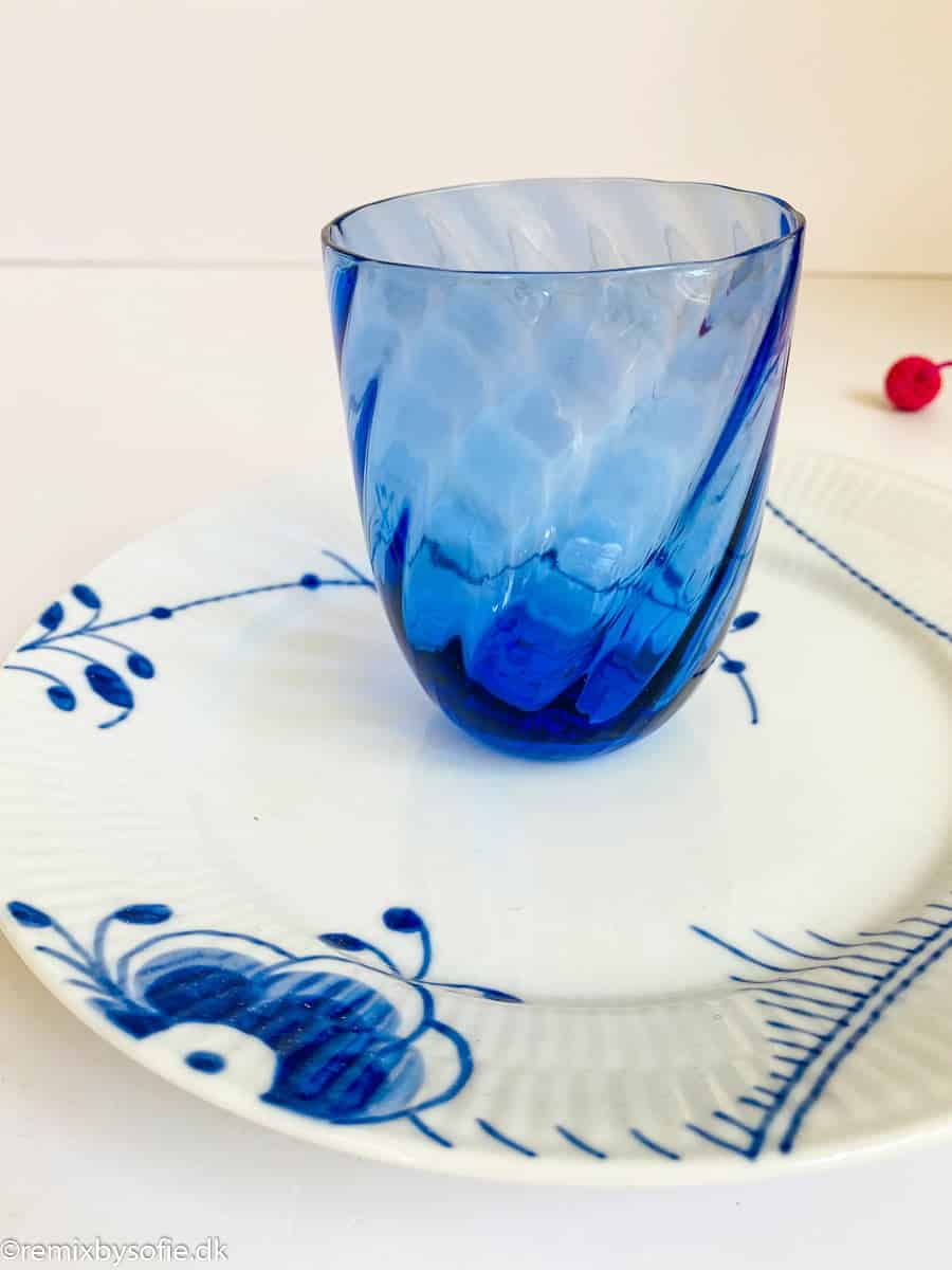 anna von lipa swirl glas tumbler fra mix and match i kongeblå