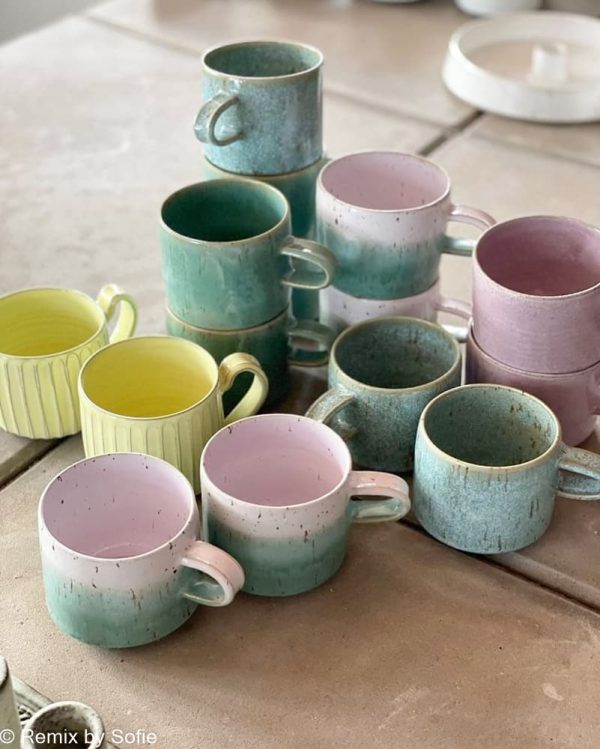 trine lise keramik, rillet kop, kop, hånddrejet kop, keramik kop, te kop, kaffe kop, latte kop, kop med hank, trine lise keramik, cappucino kop, stentøj kop, ceramic cup, mug,