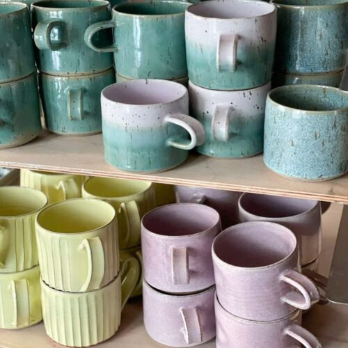 trine lise keramik, rillet kop, kop, hånddrejet kop, keramik kop, te kop, kaffe kop, latte kop, kop med hank, trine lise keramik, cappucino kop, stentøj kop, ceramic cup, mug,