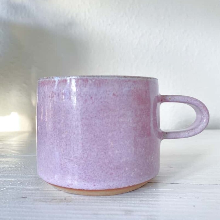 trine lise keramik, rillet kop, kop, hånddrejet kop, keramik kop, te kop, kaffe kop, latte kop, kop med hank, trine lise keramik, cappucino kop, stentøj kop, ceramic cup, mug,