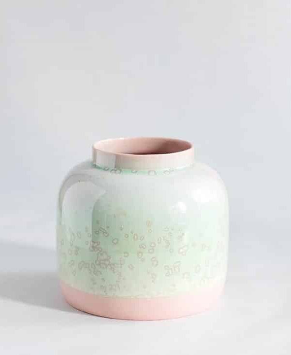 lena pedersen, remix by sofie, vase, bred vase, pastelfarver, keramik, keramik vase, keramikvase,