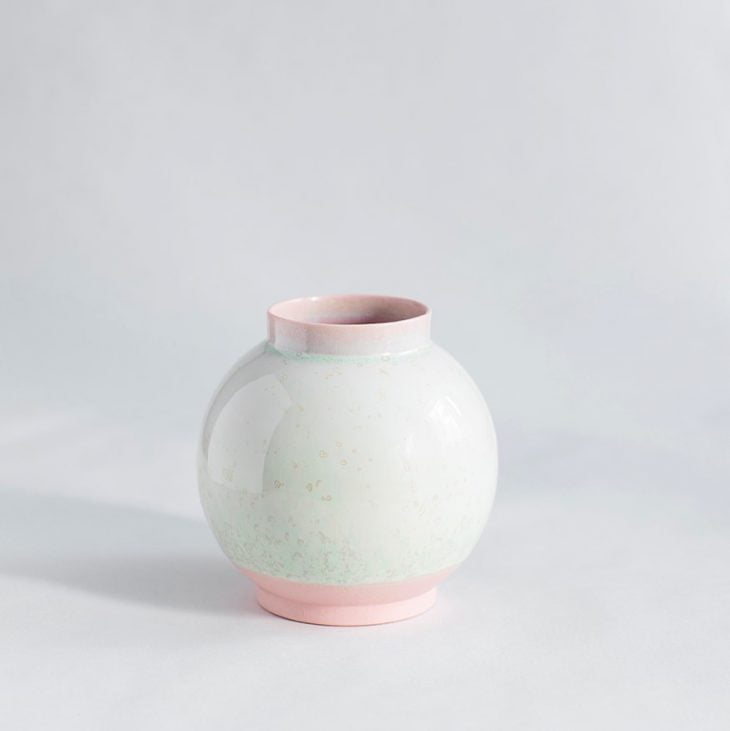 lena pedersen, remix by sofie, vase, lille vase, rund vase, pastelfarver, keramik, keramik vase, keramikvase,