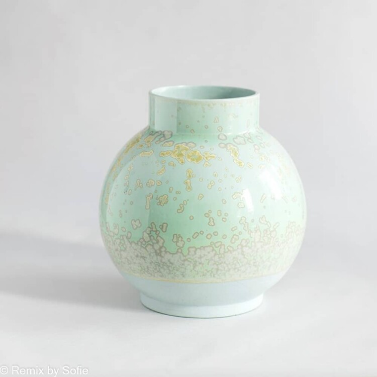 lena pedersen keramik, keramik vase, keramik urtepotte , vase i keramik, vase i porcelensler, vase i indfarvetler, krystalglasur , vase i mørkt ler, remix by sofie