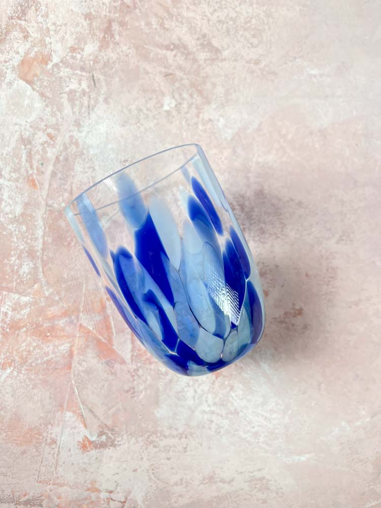 splash glas i sapphire i blå - Anna Von Lipa