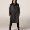 rainkiss regnponcho i genbrugsplastik sort back to black art camo